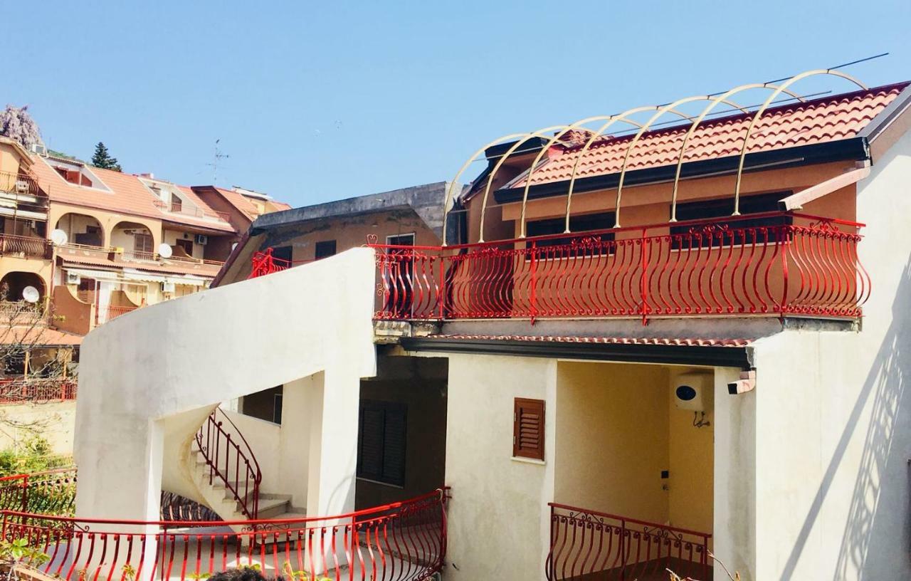 Ferienwohnung La Casa Del Sole Sorgente Letojanni Exterior foto
